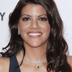 Sheila Tapia 飾演 Joanna