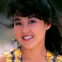 堀江しのぶ 飾演 