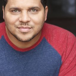 José Antonio García 飾演 Michael