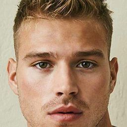 馬修·諾什卡 飾演 Hot Guy from Bar