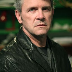 Luis Iglesia - 胡莉糊濤演員 飾演Forense