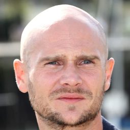 Nicolas Gob - 我的教練我們的菜演員 飾演Matthias Le Goff