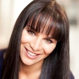 Jaime Passier-Armstrong 飾演 Ripeka Bastion