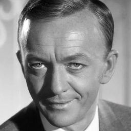 Hannes Messemer 飾演 SS-Gruppenführer Rossdorf