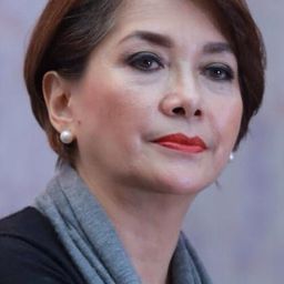 韋蒂雅娃緹 飾演 Oma