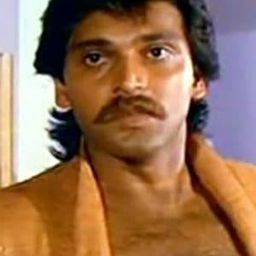 Mahesh Anand - 出名又如何演員 飾演Tiger