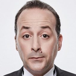 托加·切未克 - 沒有圖書館的圖書館長演員 飾演Nafiz