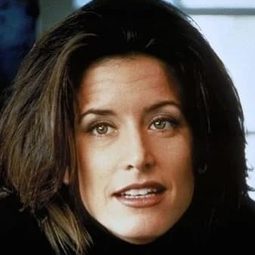 Landon Hall - Busted演員 飾演Lisa