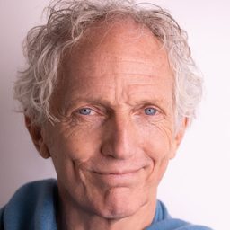 博伊·歐爾米 飾演 Young Man