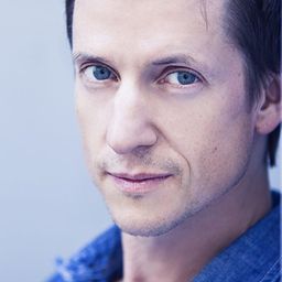 史蒂芬朴 飾演 Luke