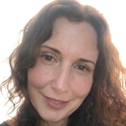 Tressa DiFiglia 飾演 Sara