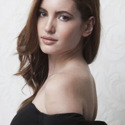 伊雲娜芭昆露 飾演 Hildegart Rodríguez