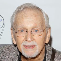 Alvin Epstein 飾演 Bookseller (voice)