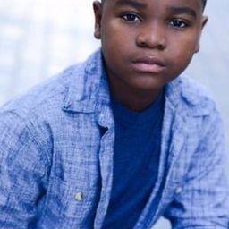 奧可亞·布魯森 - 親子樂膠遊演員 飾演Gary Peterson