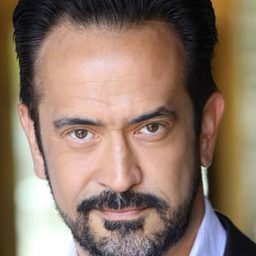 Brian Frank 飾演 Security Guard