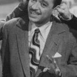 Rodolfo Onetto 飾演 Comisario