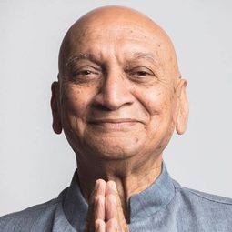 Farouk Valley-Omar 飾演 Kathrada