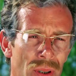 Giorgos Bartis 飾演 