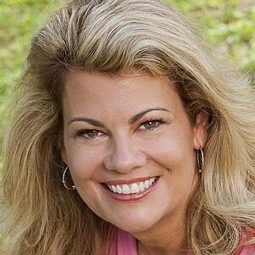 Lisa Whelchel 飾演 Nancy Porter