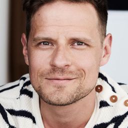 Peter Kanerva 飾演 Detective Kauhanen