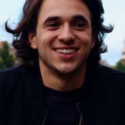 Shahine El-Hamus 飾演 Yousef