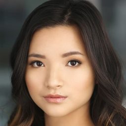 Cherilynn Fulbright - 過年有禮不嫌多演員 飾演Caitlin