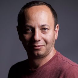 羅貝托·費艾斯科 - 愛的小麻煩導演