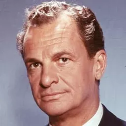 James Gregory 飾演 Chief Petty Officer Lane