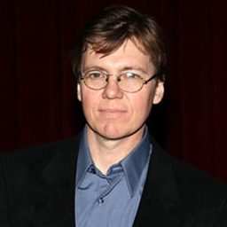 Michael Delaney 飾演 Tourist Dad