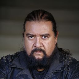 Mario Rocha 飾演 Escobar