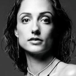 Dorothée Gilbert 飾演 