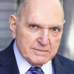 Richard V. Licata 飾演 Mort Polinsky