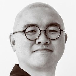 拝 真之介 飾演 Baumel