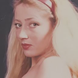 Cicci Green 飾演 Teatergäst / Bargäst