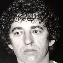 Claudio Carafoli 飾演 Prete