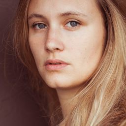 Jeanne Ruff - 高等教育演員 飾演