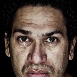 Similião Aurélio 飾演 Ciro