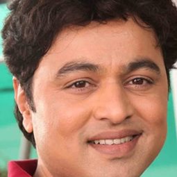 Subodh Bhave 飾演 Suryakant Shinde