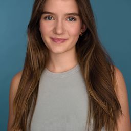 Simone Bilodeau - 紅色房間演員 飾演Kim (voice)