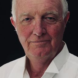 Oliver Page 飾演 Lunar