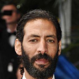 薩拉·班薩拉 飾演 The brain