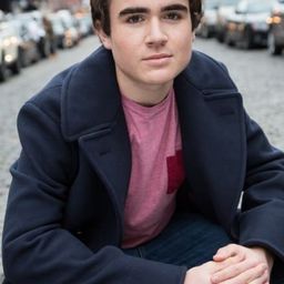 哈里遜·霍瑟 飾演 Mike