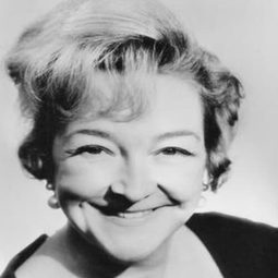 Beryl Reid - Doctor Who: Earthshock演員 飾演Briggs