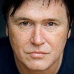 Uwe Bohm 飾演 Chiaras Chef