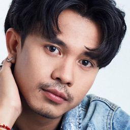 Naruepol Yaiim 飾演 Cherd