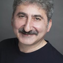 圖那·歐爾汗 飾演 Hulusi