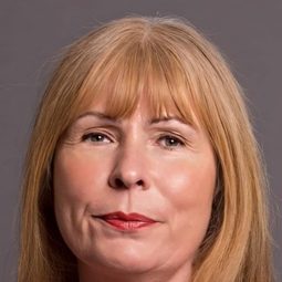 Clare Rewcastle Brown 飾演 Self - Investigative Journalist, Sarawak Report