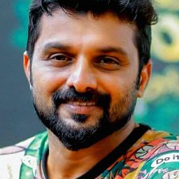 Sudhhy Kopa 飾演 Thulaseedharan