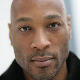 Noël Sorrente 飾演 Un criminel