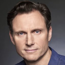 東尼·高德溫 飾演 Virgil Throckmorton